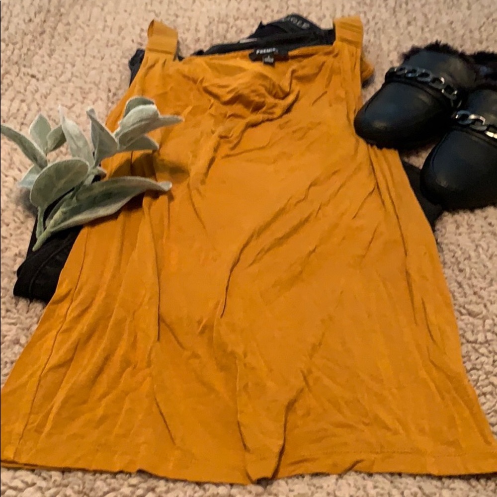 Premise Tank 🌵